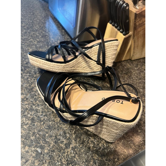 New Torrid Laceup Strappy Platform Wedge (WW) - Picture 6 of 8